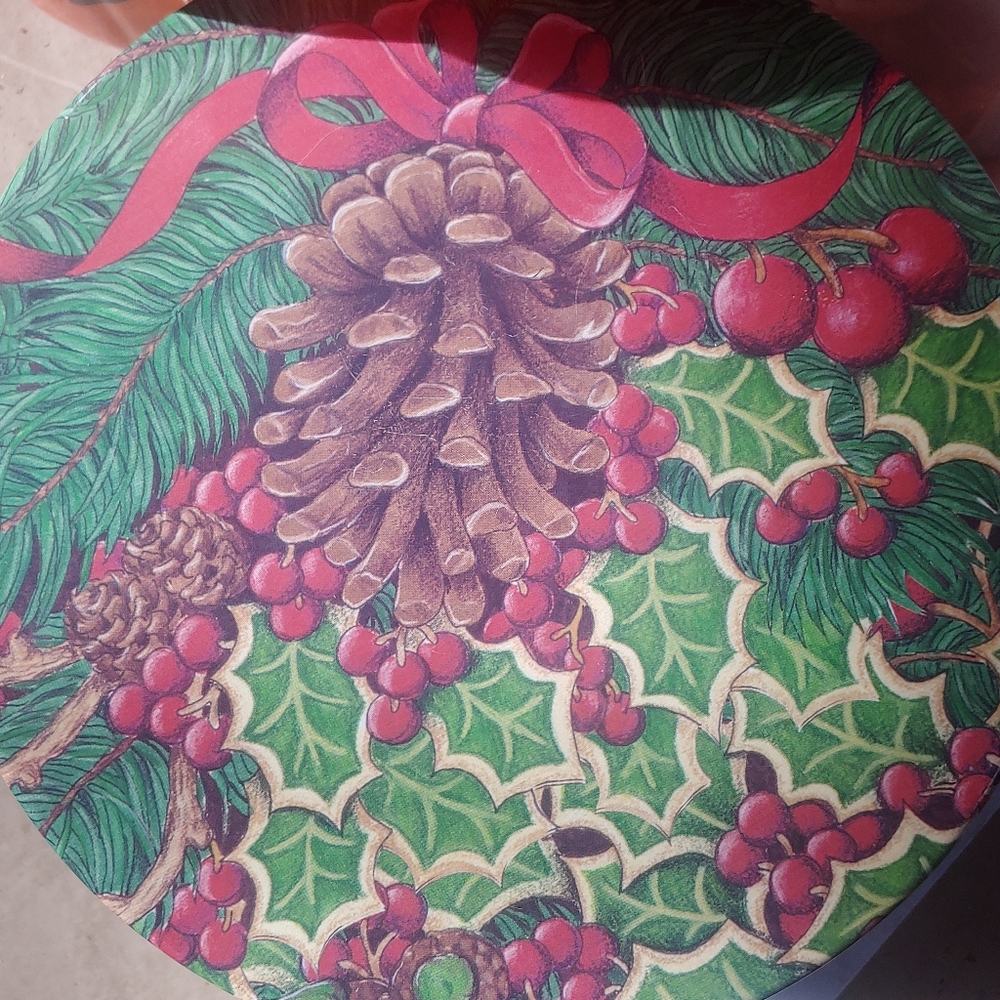 Christmas tin
